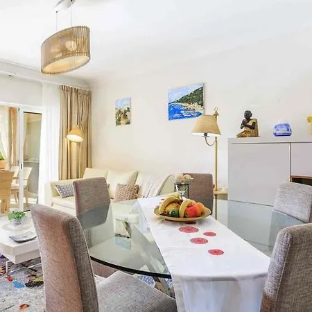 Lejlighed Vale Do Garrao Sleeps 4 With Pool Air Con And Wifi Vale do Lobo